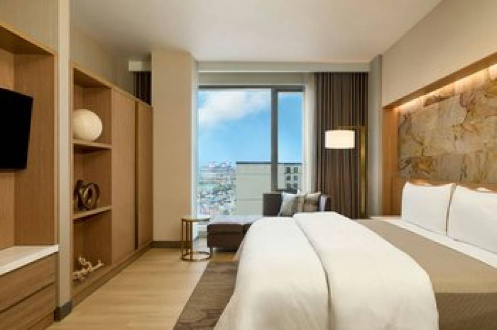 The Westin Flushing LaGuardia Airport 8