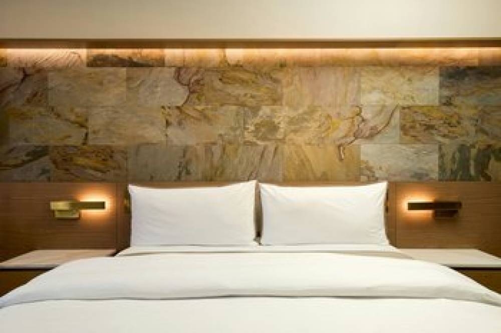 The Westin Flushing LaGuardia Airport 9