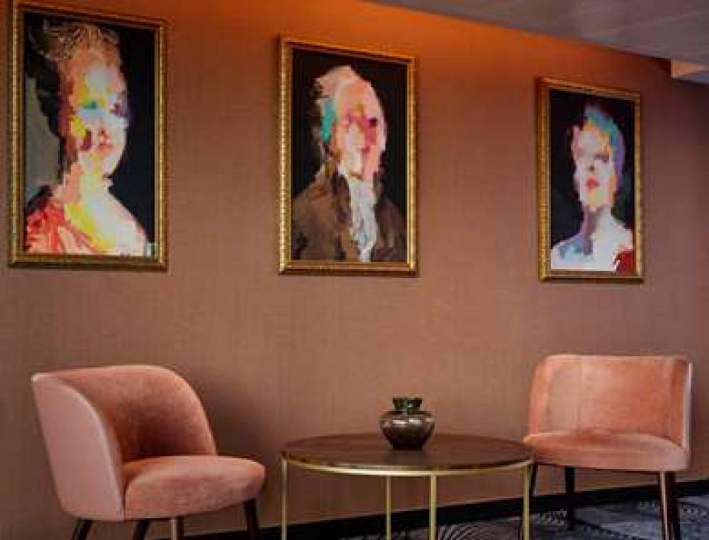 THE WESTMINSTER LONDON, CURIO 4