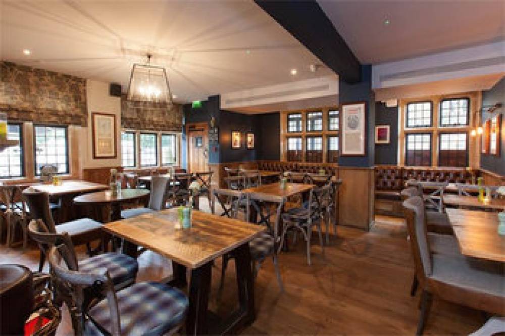 THE WHITE HART HOTEL 8