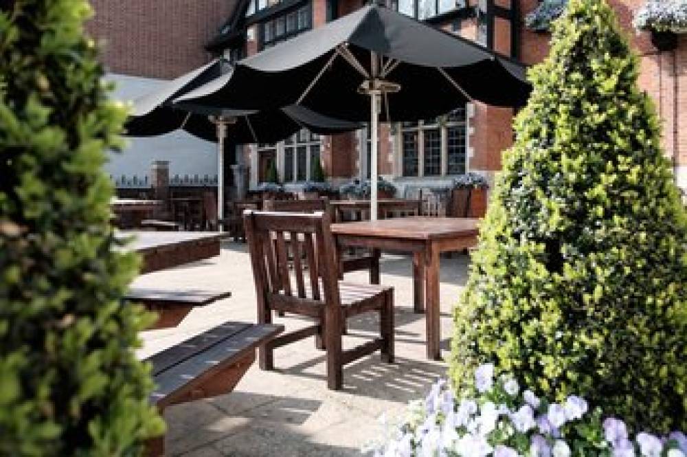 THE WHITE HART HOTEL 2