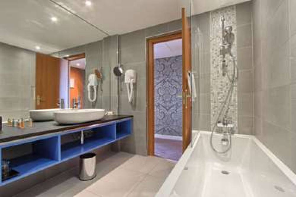 TIMHOTEL OPERA BLANCHE FONTAINE 4