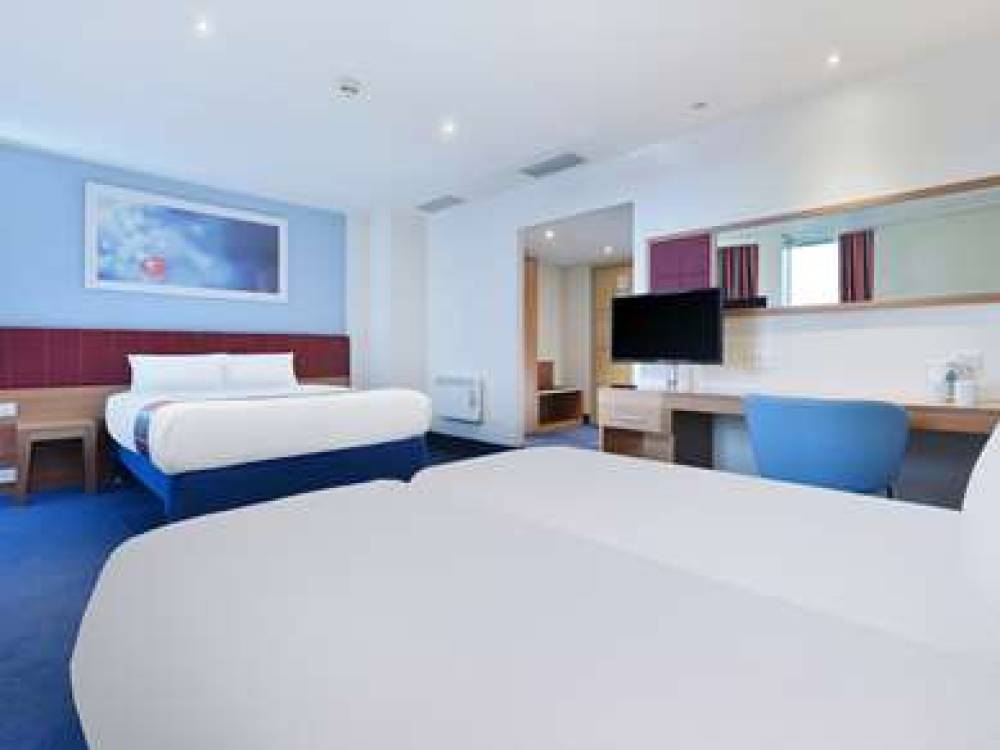 TL LONDON CENTRAL ALDGATE EAST 3