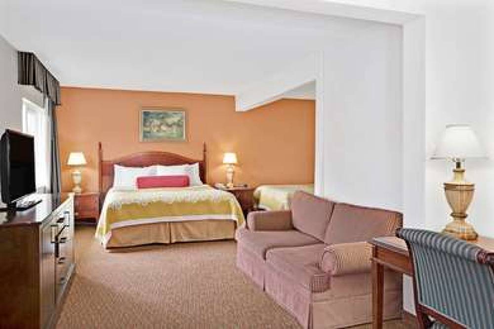 TORRANCE INN   SUITES 5