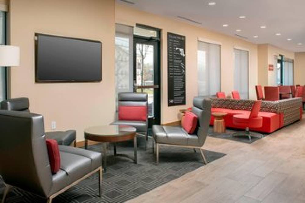 TownePlace Suites By Marriott College Park 4
