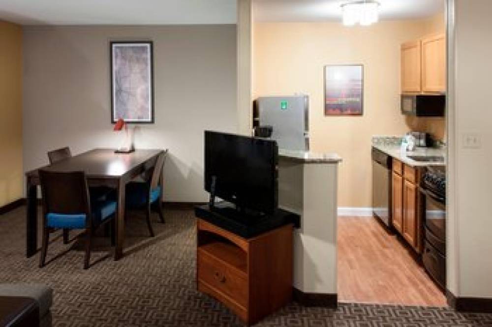 TownePlace Suites By Marriott Dallas Las Colinas 10