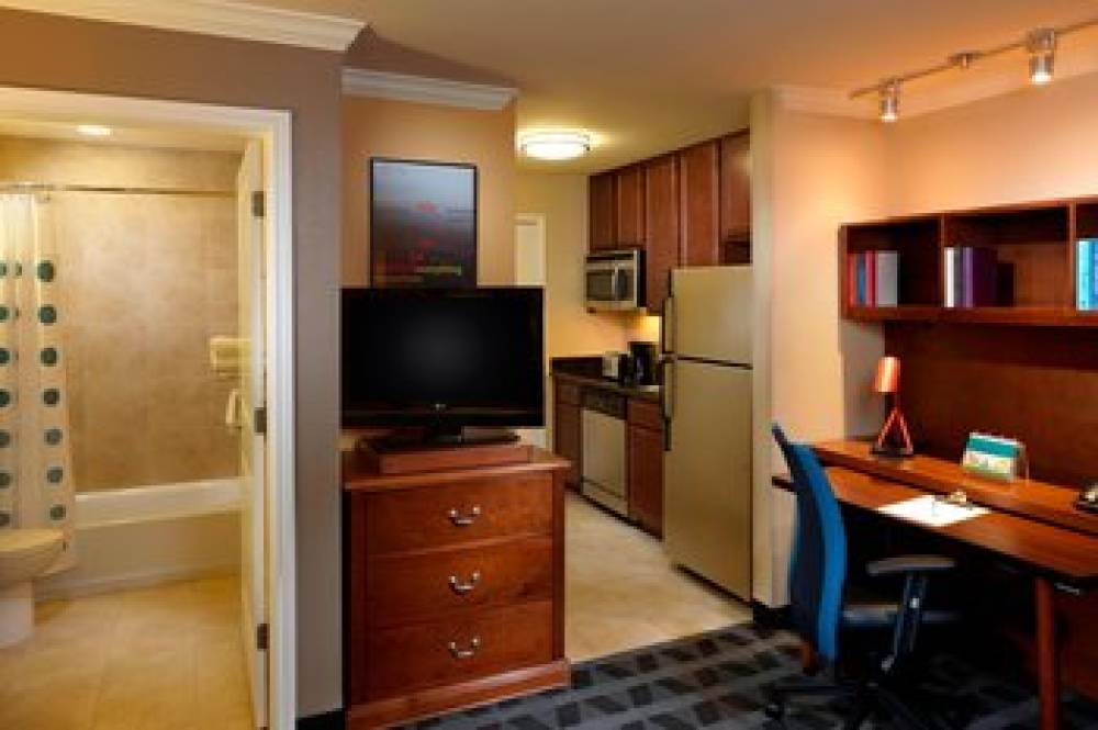 TownePlace Suites By Marriott Houston Intercontinental Airport 9