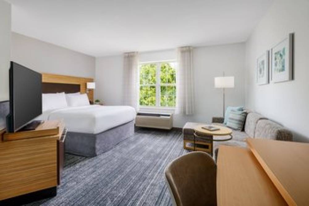 TownePlace Suites By Marriott Manchester-Boston Regional Airport 1