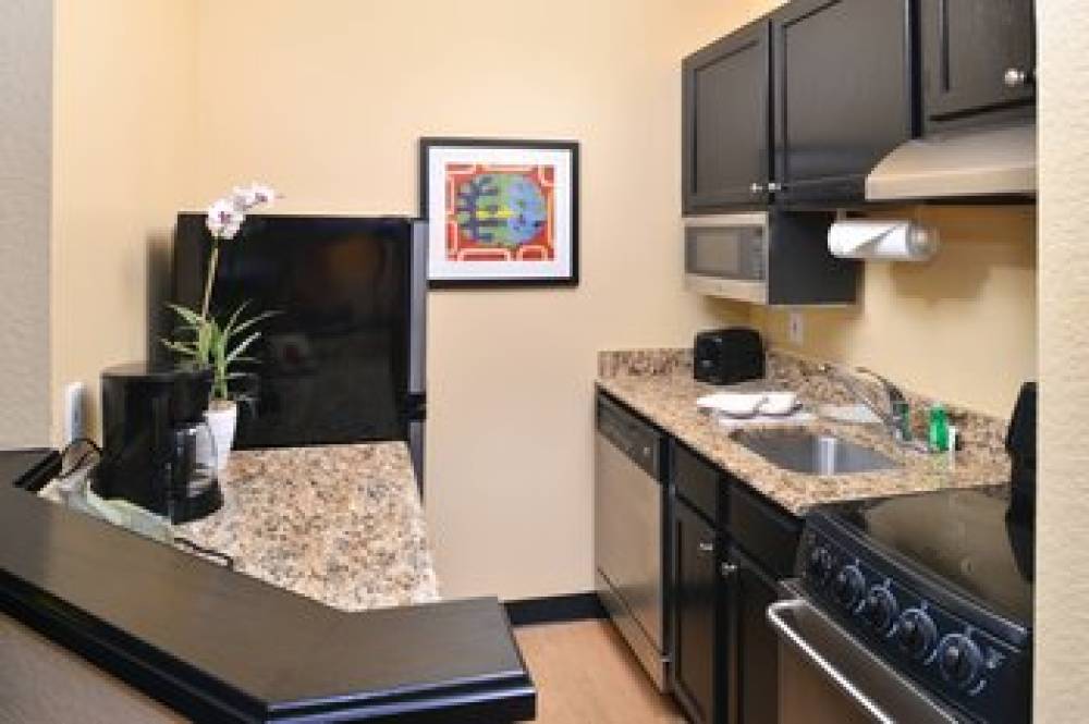 CANDLEWOOD STES DORAL BY IHG 10