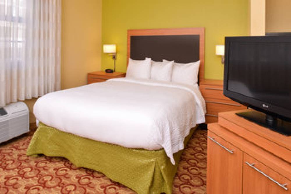 CANDLEWOOD SUITES MIAMI LAKES 6