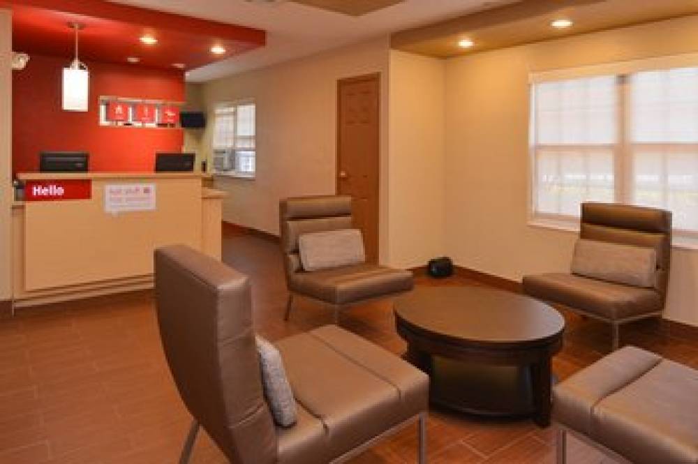 CANDLEWOOD SUITES MIAMI LAKES 5