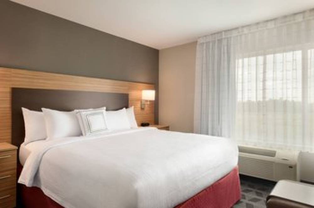 TownePlace Suites By Marriott Milwaukee Grafton 9