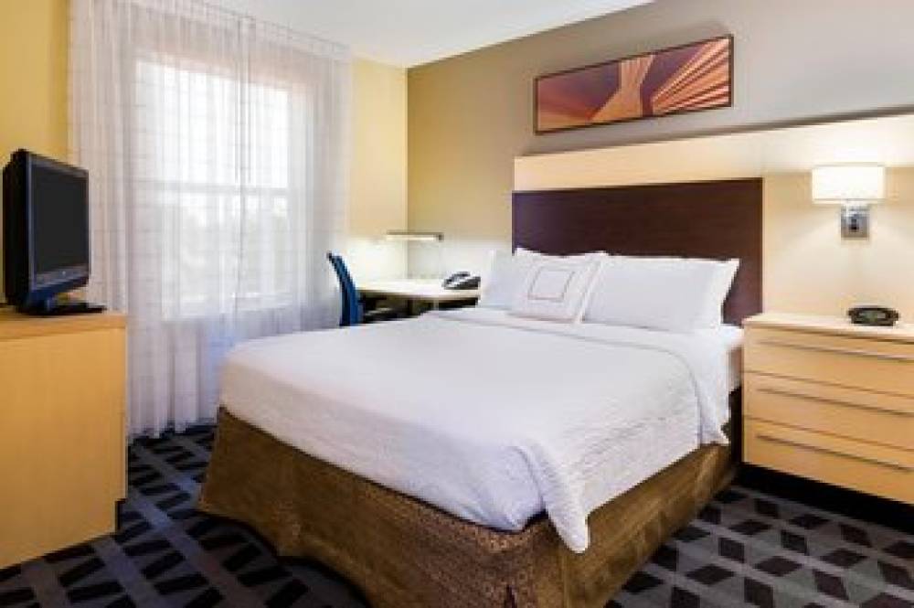 TownePlace Suites By Marriott Pensacola 10