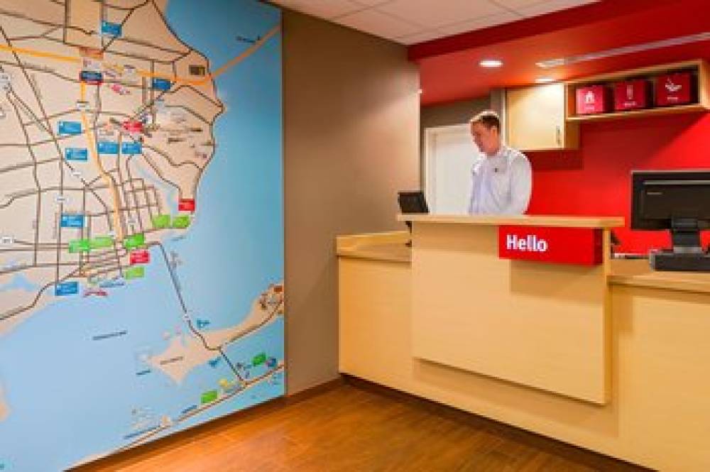 TownePlace Suites By Marriott Pensacola 4