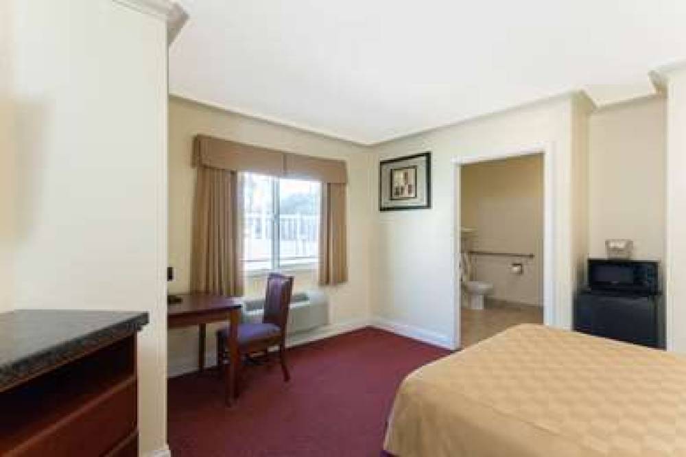 Travelodge By Wyndham, Brea 5