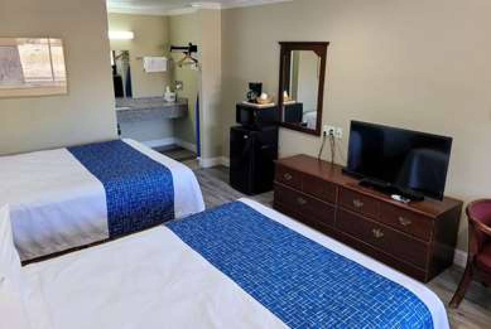 TRAVELODGE BY WYNDHAM CLEARLAKE 9