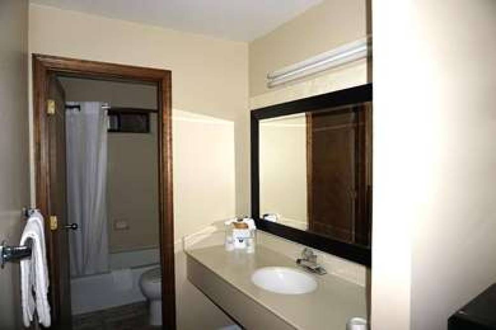 TRAVELODGE BY WYNDHAM CONCORD 5