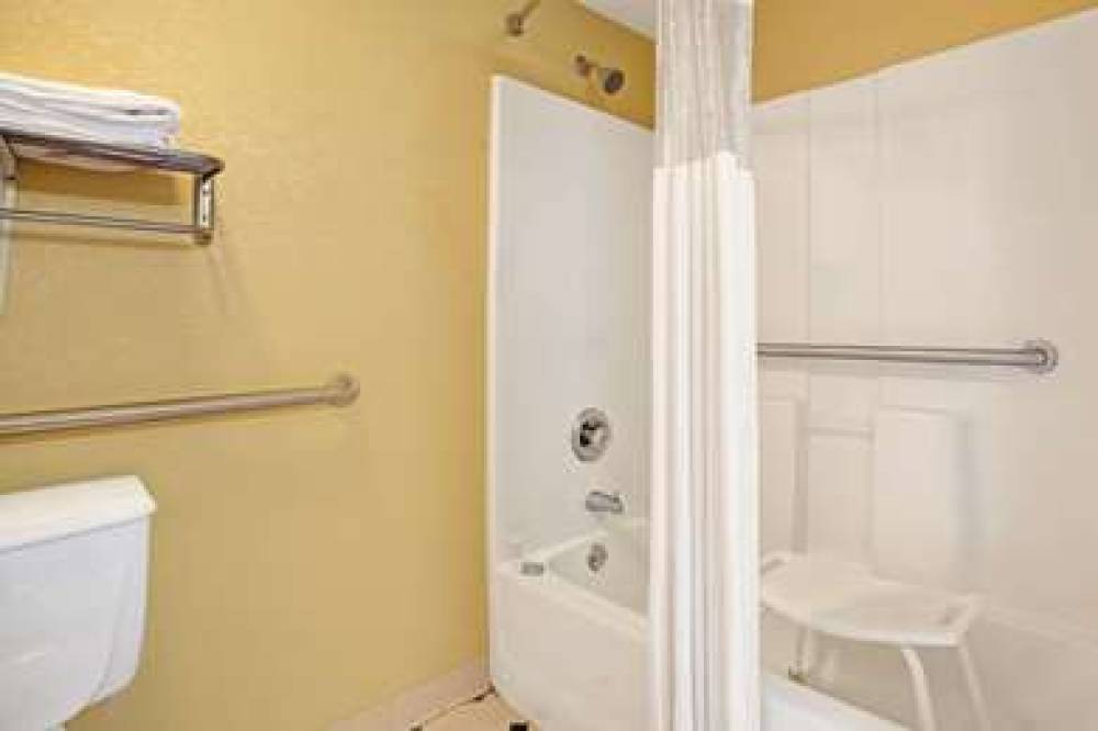 Travelodge By Wyndham, Forest Park Atlanta South 9