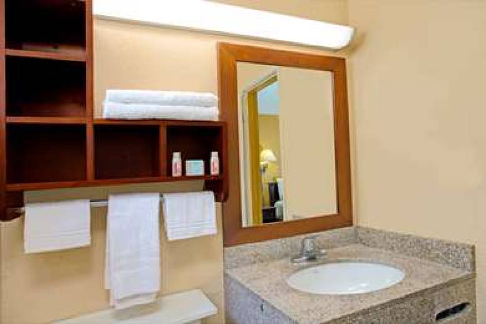 Travelodge By Wyndham, Fort Lauderdale 7