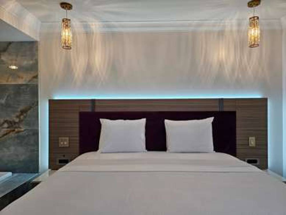 TRAVELODGE BY WYNDHAM FULLERTON NEA 7