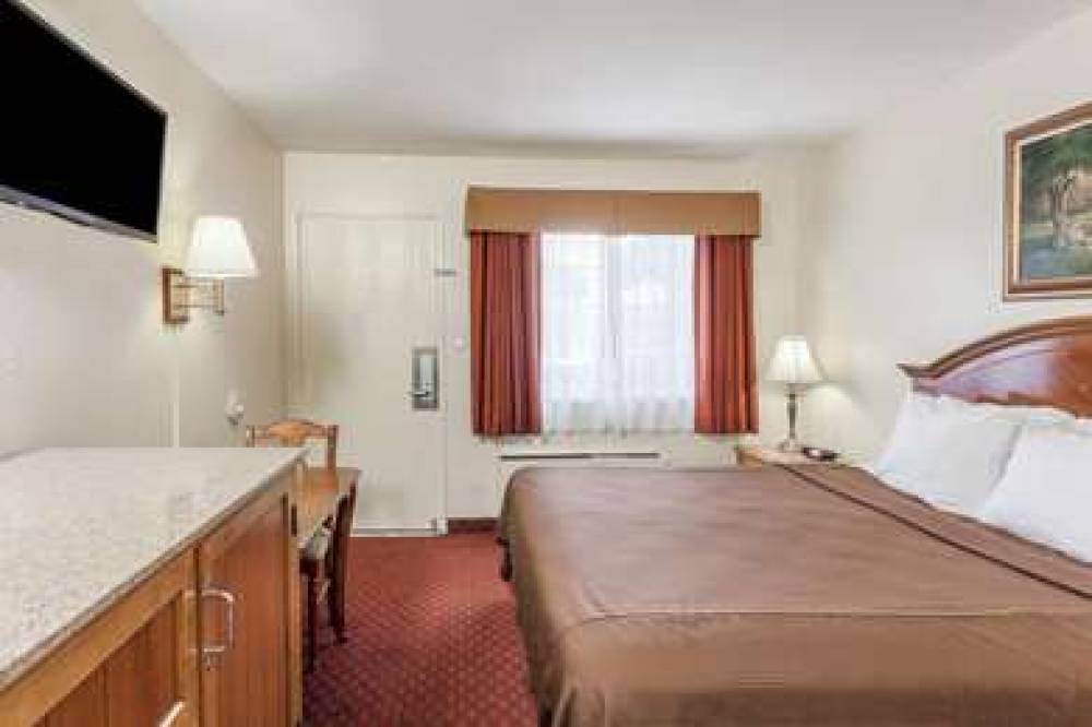 TRAVELODGE BY WYNDHAM FULLERTON NEA 9
