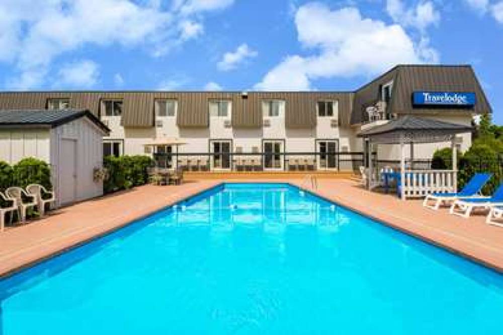 TRAVELODGE BY WYNDHAM GANANOQUE 5