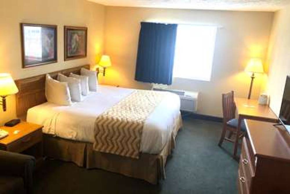 TRAVELODGE BY WYNDHAM, GRAND ISLAND 4