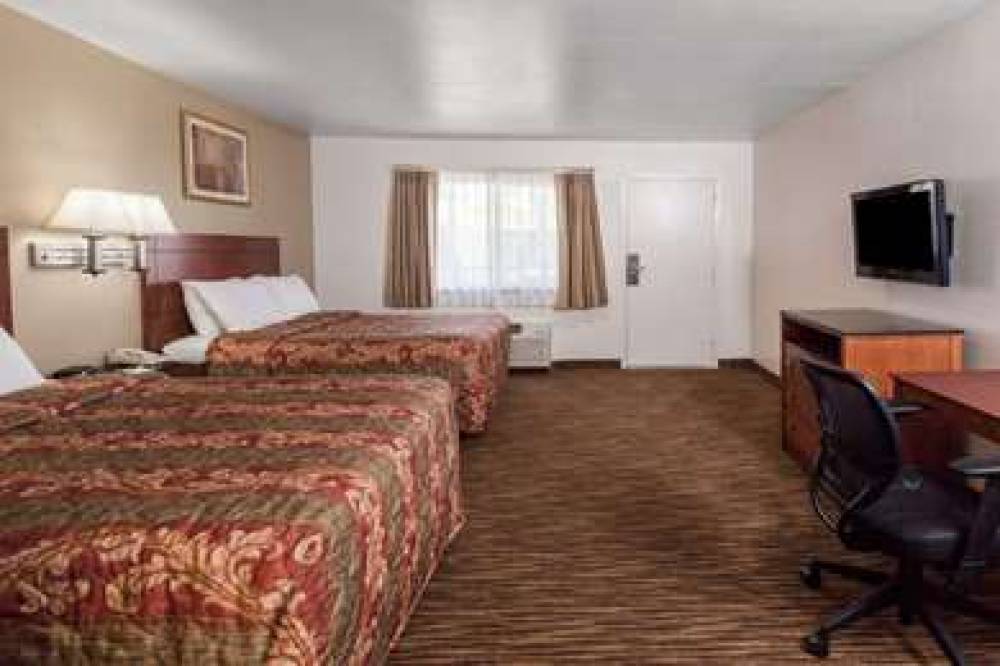 Travelodge By Wyndham Hemet CA 9