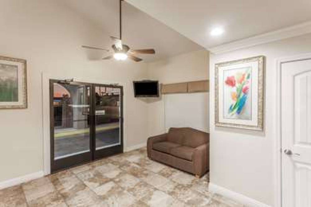 Travelodge By Wyndham Hemet CA 3