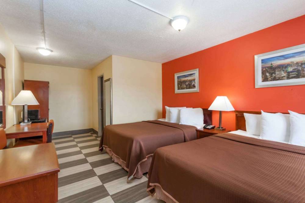 TRAVELODGE BY WYNDHAM JERSEY CITY 3