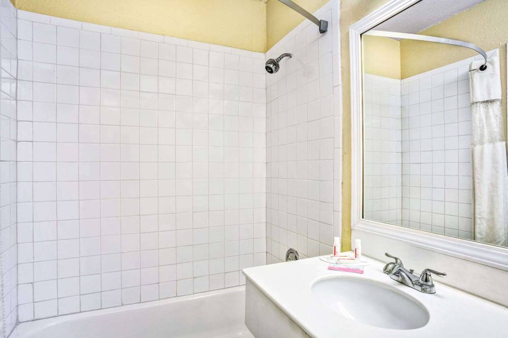 Travelodge By Wyndham Las Vegas Center Strip 6