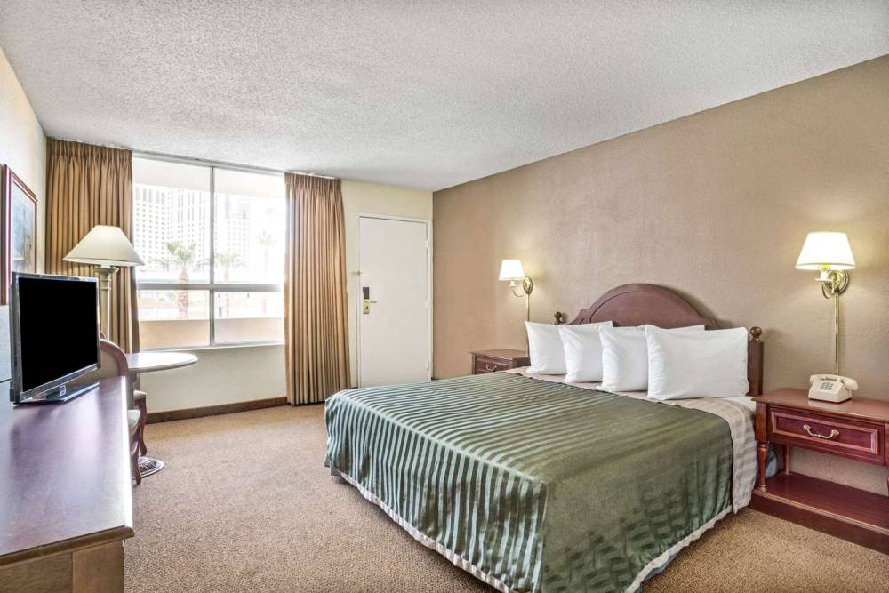 Travelodge By Wyndham Las Vegas Center Strip 9