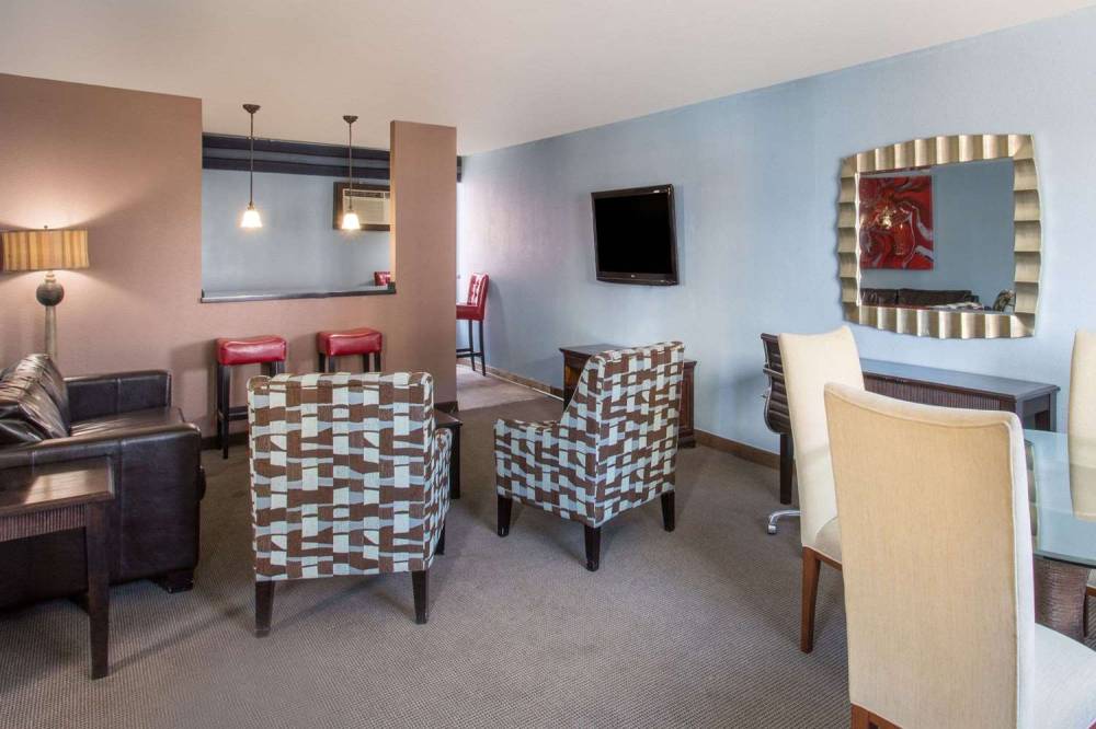 Travelodge By Wyndham Las Vegas Center Strip 8