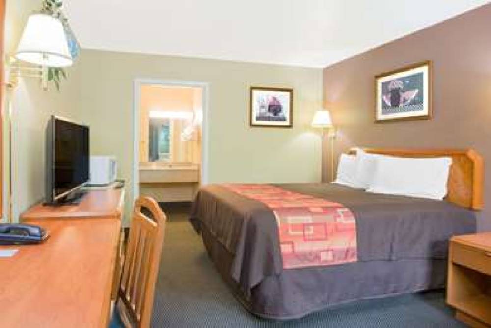 Travelodge By Wyndham Mansfield 5