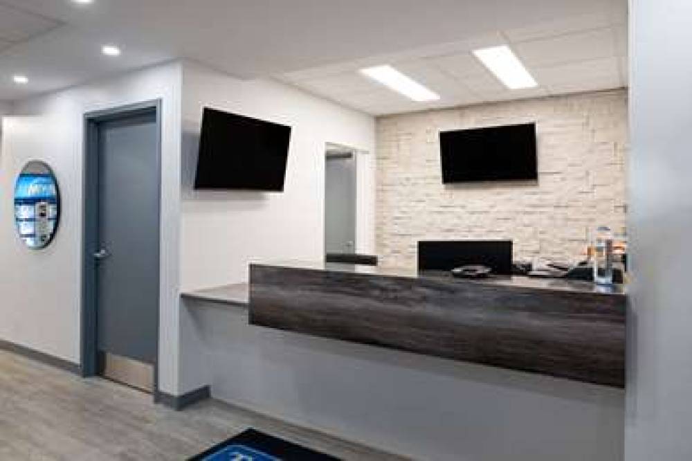 TRAVELODGE BY WYNDHAM MARATHON 7