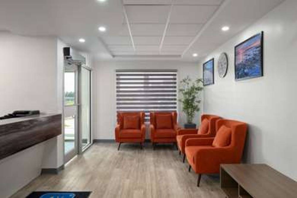 TRAVELODGE BY WYNDHAM MARATHON 6