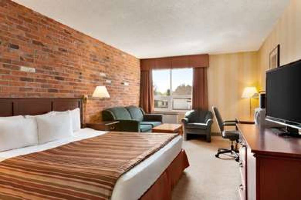 Travelodge By Wyndham, North Bay Lakeshore 7