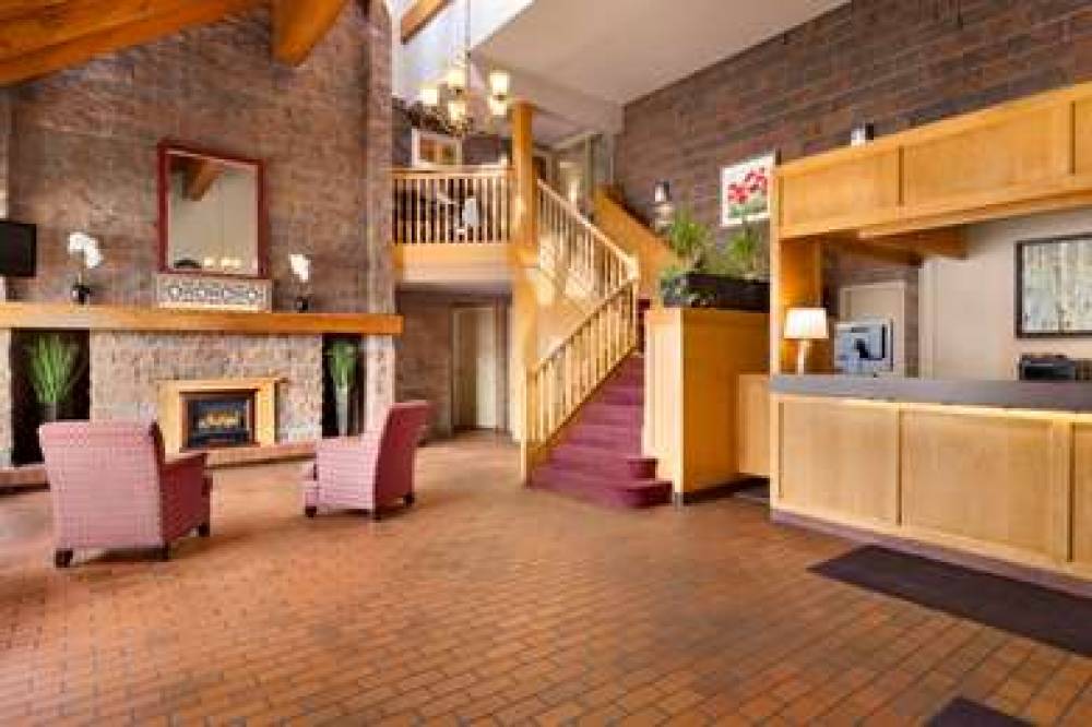 Travelodge By Wyndham, North Bay Lakeshore 8