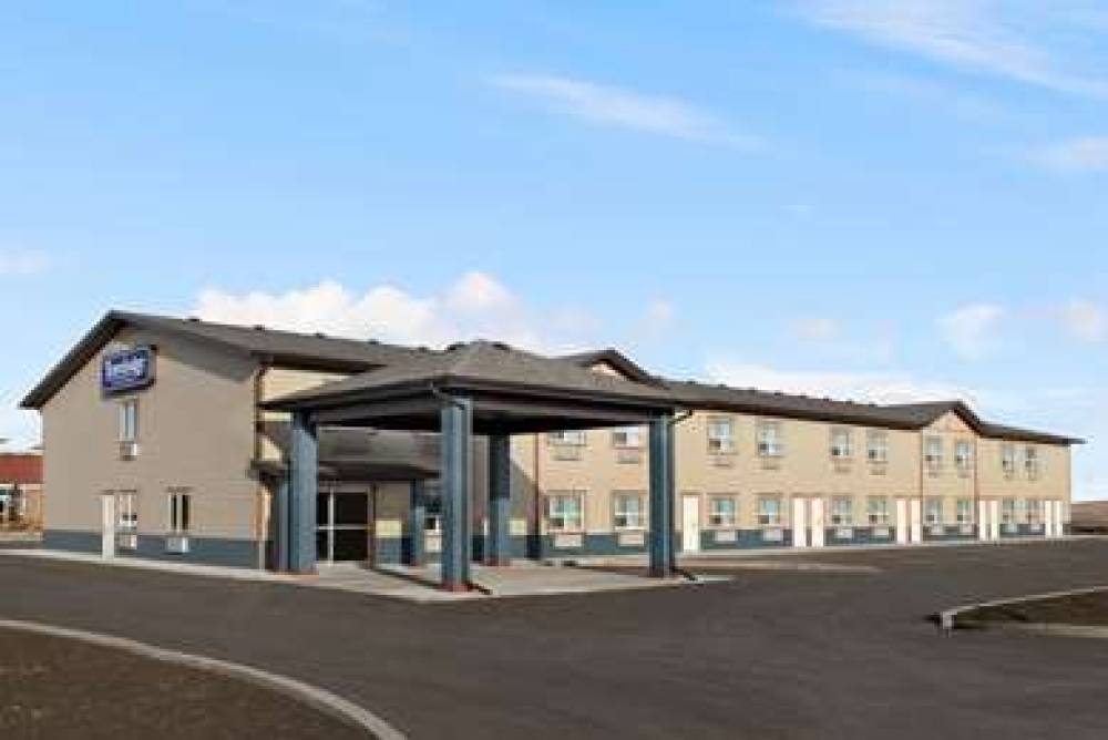 TRAVELODGE BY WYNDHAM PINCHER CREEK 1
