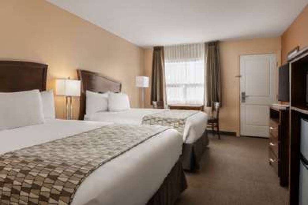TRAVELODGE BY WYNDHAM PINCHER CREEK 8