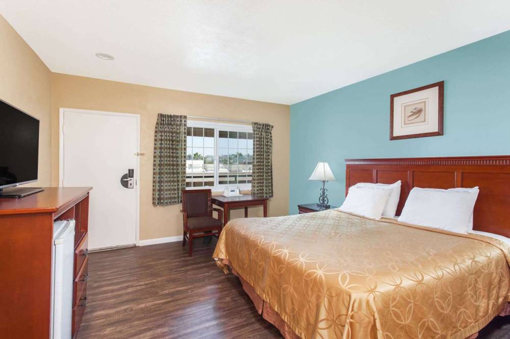 TRAVELODGE BY WYNDHAM SAN DIEGO SEA 4