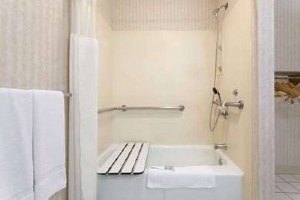 Travelodge By Wyndham, Santa Clarita/Valencia 7