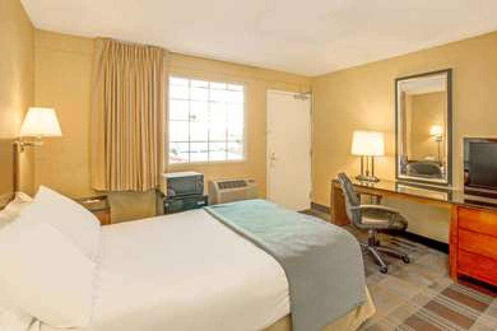 TRAVELODGE BY WYNDHAM, SILVER SPRIN 10