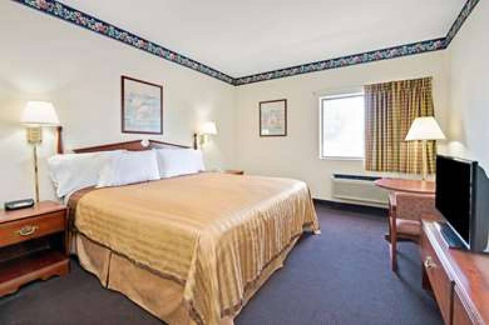 Travelodge By Wyndham St. Louis 5