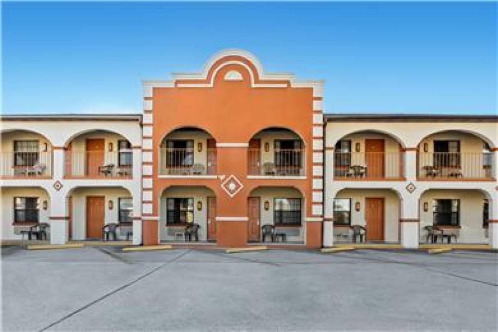 TRAVELODGE BY WYNDHAM SUITES ST AUG 2