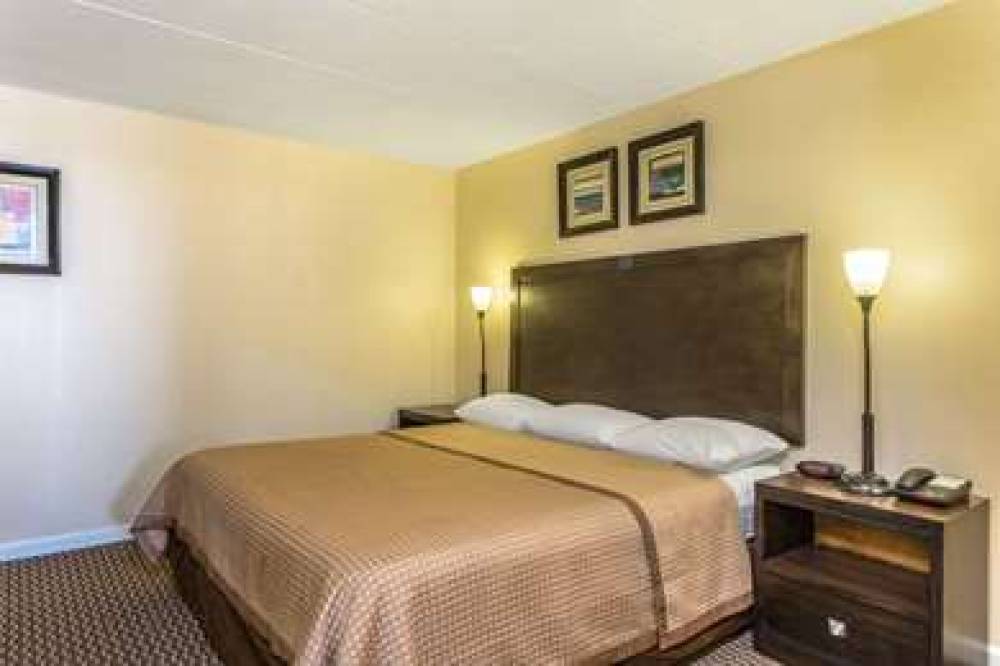 Travelodge By Wyndham, Suites Virginia Beach Oceanfront 8