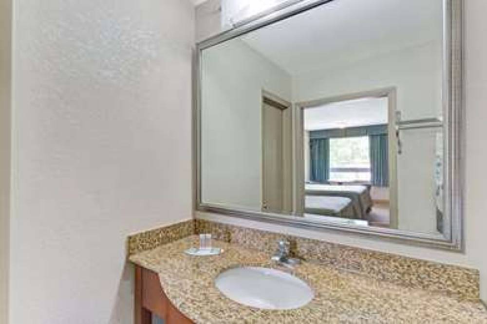 Travelodge By Wyndham Williamsburg Colonial Area 8