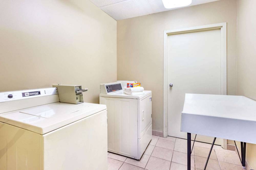 Travelodge By Wyndham Winchester 6