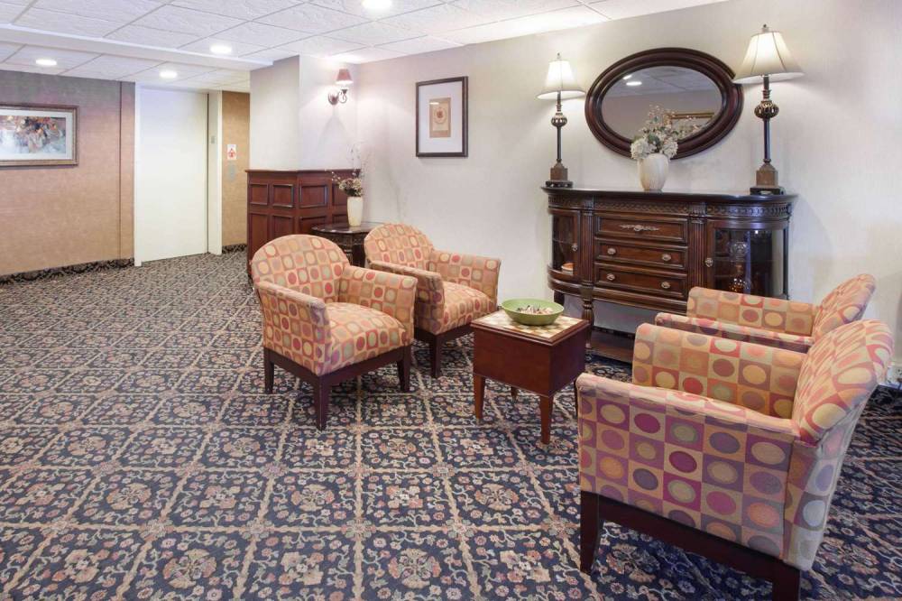 Travelodge By Wyndham Winchester 8