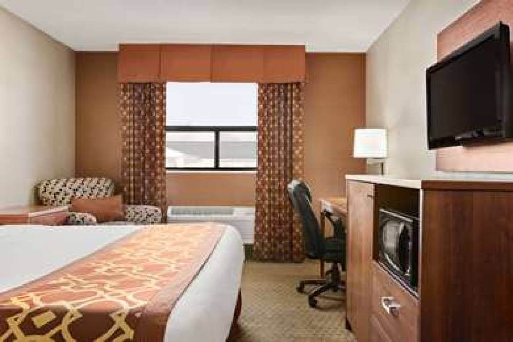 TRAVELODGE BY WYNDHAM WINDSOR 9
